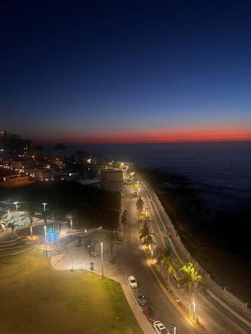 شقة Malecon Vista Al Mar Alberca Infinity Jacuzzi Gym ماساتلان المظهر الخارجي الصورة
